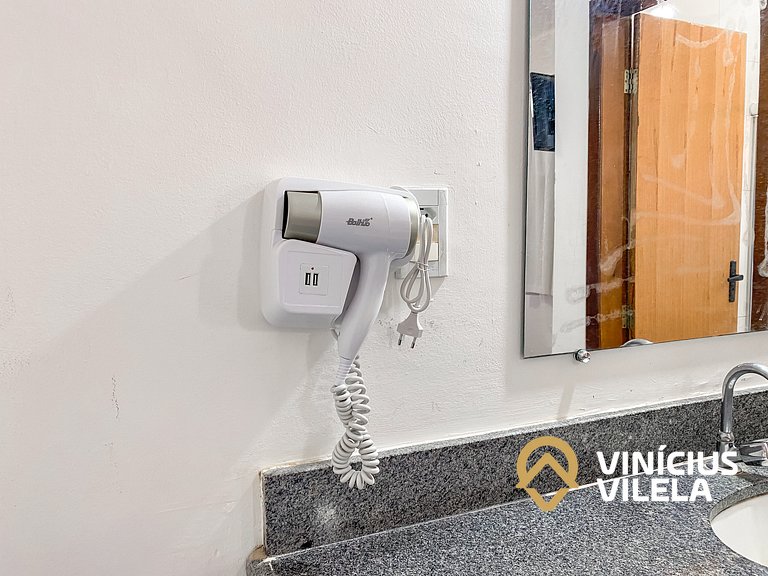 Casa com 2 suítes (todas com ar), churrasqueira e internet p