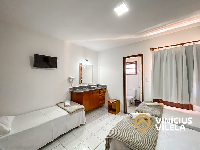 Casa com 2 suítes (todas com ar), churrasqueira e internet p