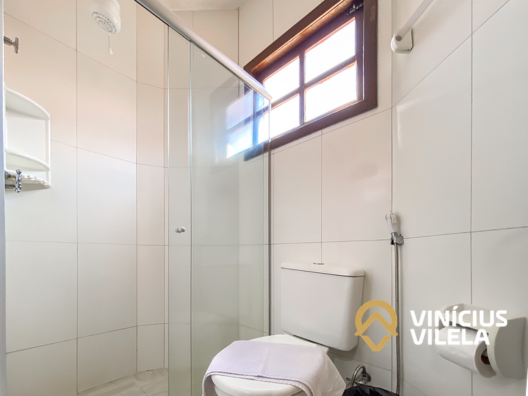 Casa com 2 suítes (todas com ar), churrasqueira e internet p