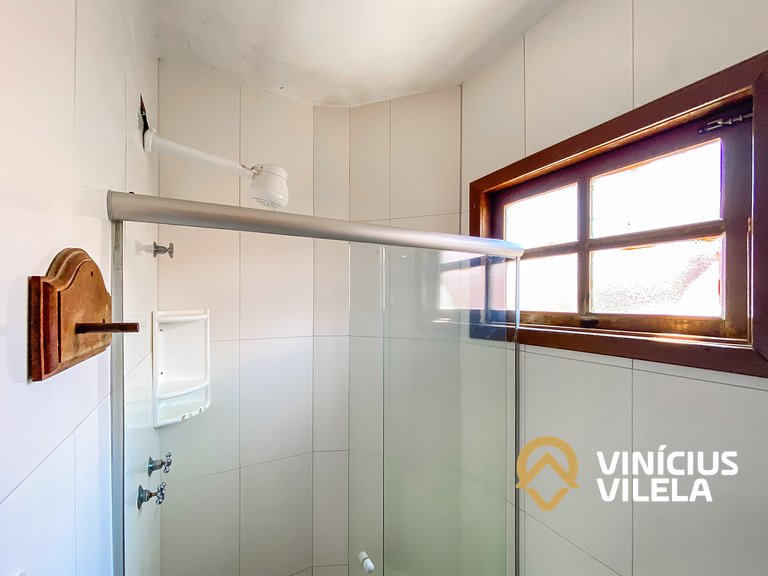 Casa com 2 suítes (todas com ar), churrasqueira e internet p