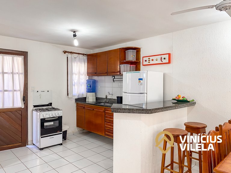 Casa com 2 suítes (todas com ar), churrasqueira e internet p