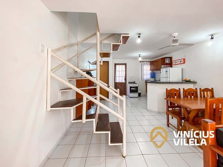 Casa com 2 suítes (todas com ar), churrasqueira e internet p