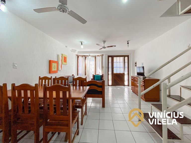 Casa com 2 suítes (todas com ar), churrasqueira e internet p