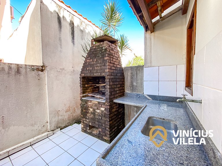 Casa com 2 suítes (todas com ar), churrasqueira e internet p