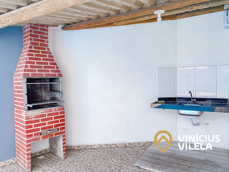 Apto no pavimento superior com 2 quartos (ambos com ar)com v