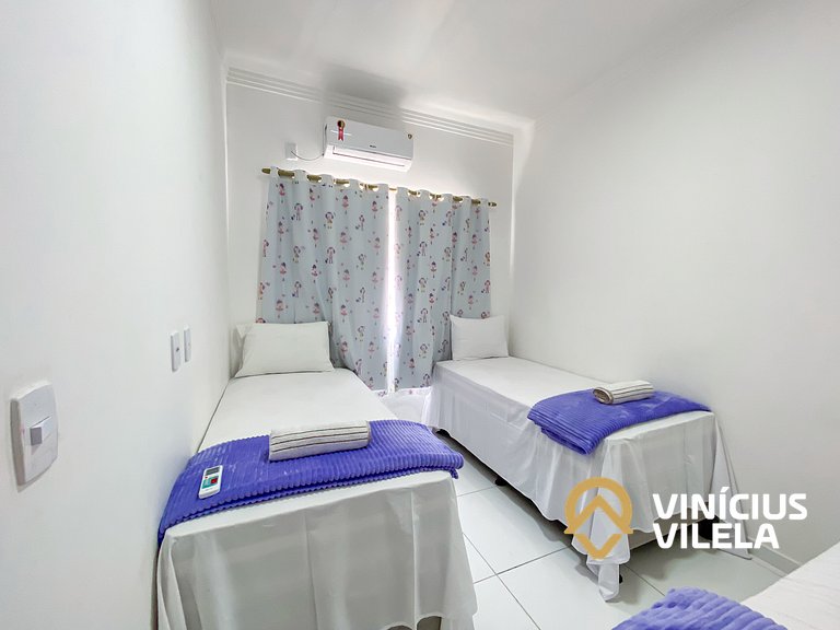 Apto no pavimento superior com 2 quartos (ambos com ar)com v