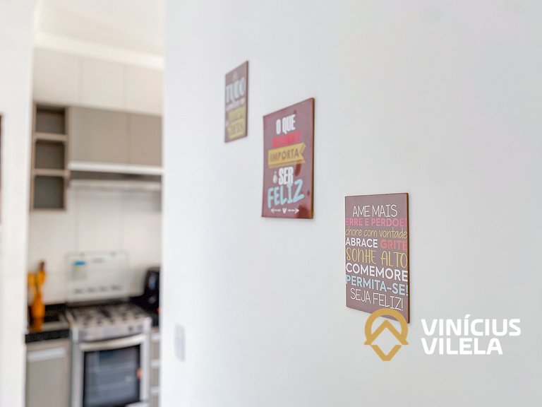 Apto no pavimento superior com 2 quartos (ambos com ar)com v