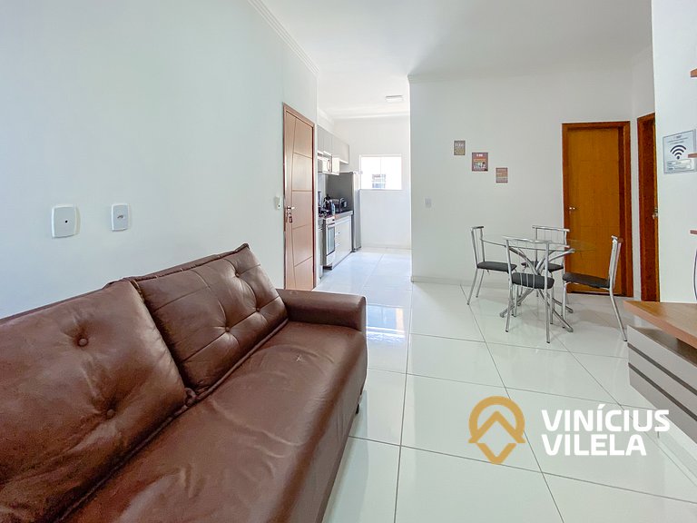 Apto no pavimento superior com 2 quartos (ambos com ar)com v