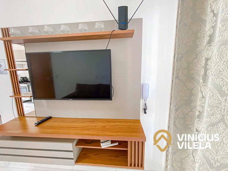 Apto no pavimento superior com 2 quartos (ambos com ar)com v