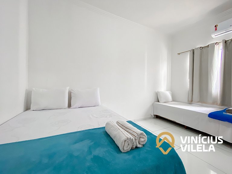 Apto no pavimento superior com 2 quartos (ambos com ar)com v