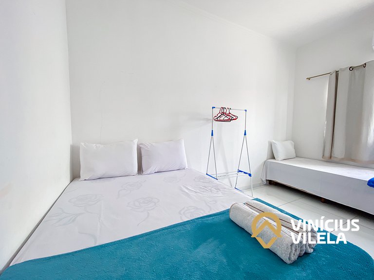 Apto no pavimento superior com 2 quartos (ambos com ar)com v