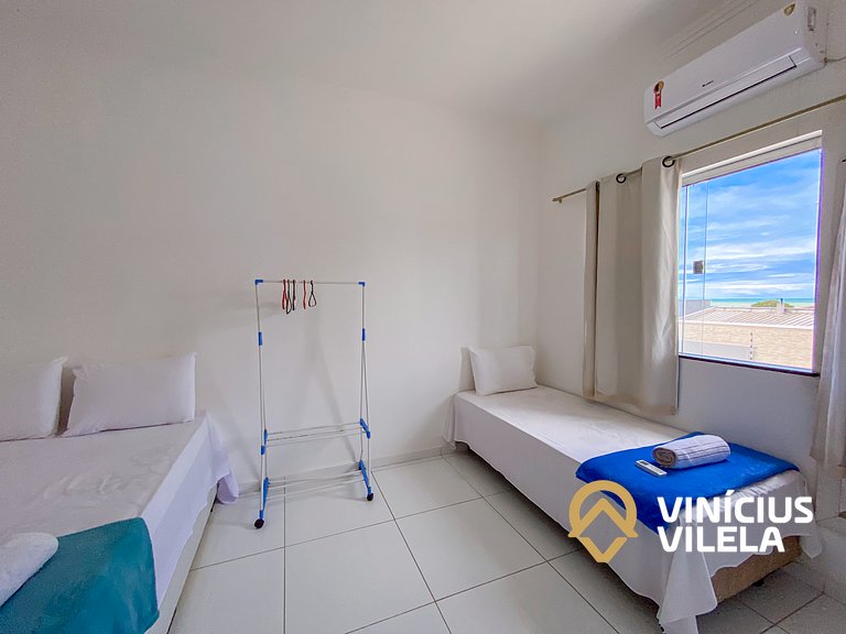 Apto no pavimento superior com 2 quartos (ambos com ar)com v