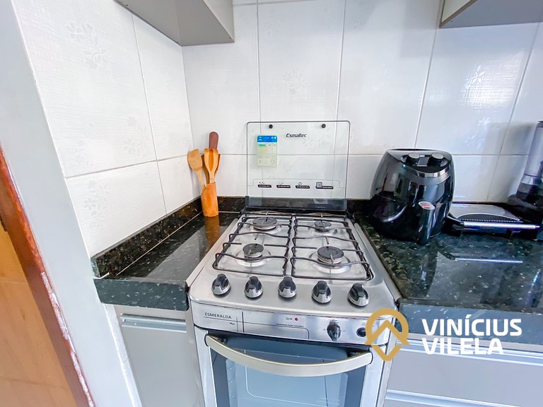 Apto no pavimento superior com 2 quartos (ambos com ar)com v