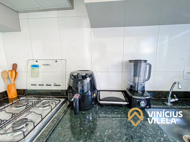 Apto no pavimento superior com 2 quartos (ambos com ar)com v