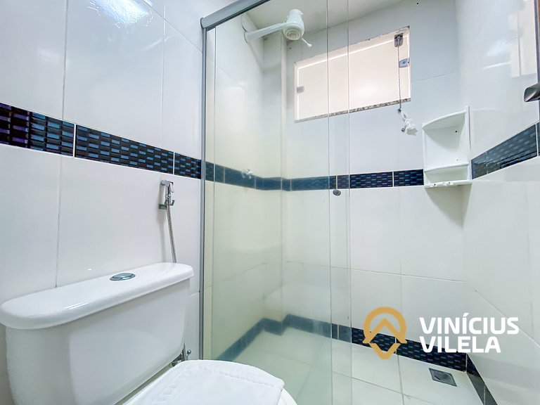 Casa com 3 suítes todas com ar condicionado, churrasqueira p