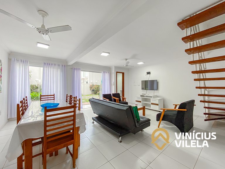 Casa com 3 suítes todas com ar condicionado, churrasqueira p