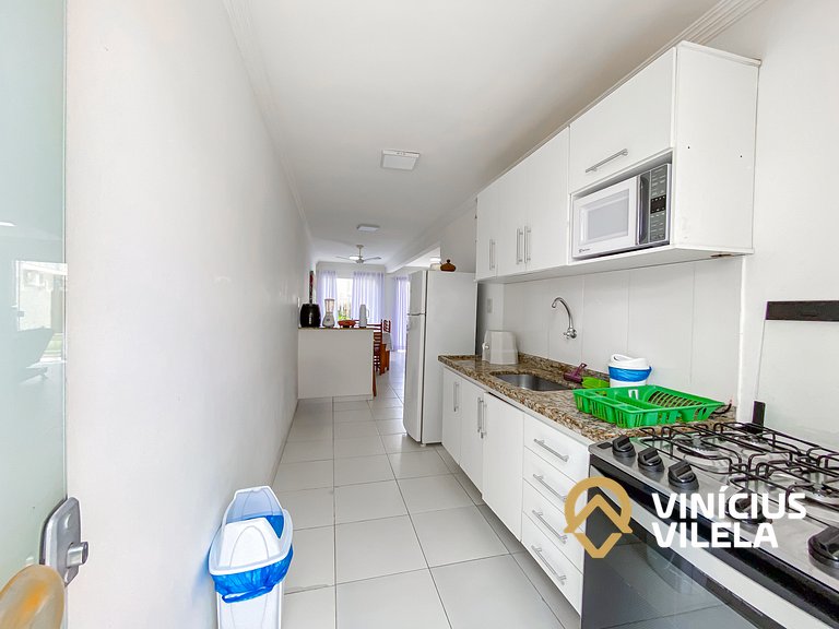 Casa com 3 suítes todas com ar condicionado, churrasqueira p