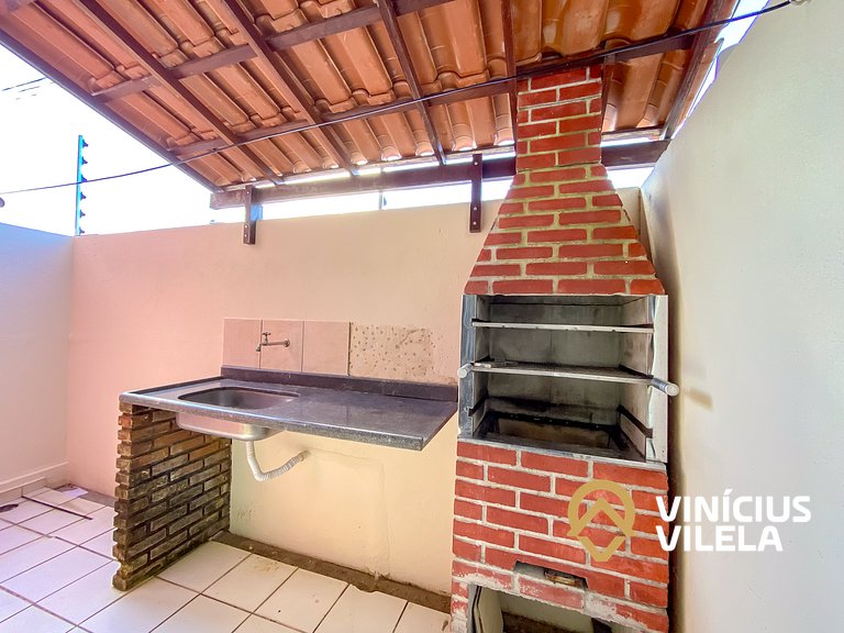 Casa com 3 suítes ambas com ar condicionado e TV, gourmet pr