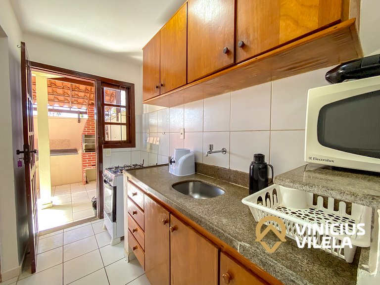 Casa com 3 suítes ambas com ar condicionado e TV, gourmet pr