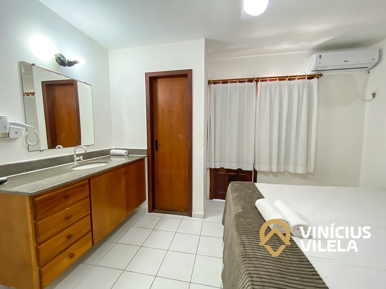 Casa com 2 suítes ambas com ar condicionado e TV, e internet