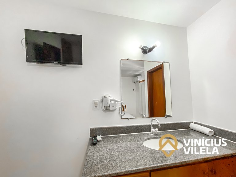 Casa com 2 suítes ambas com ar condicionado e TV, e internet