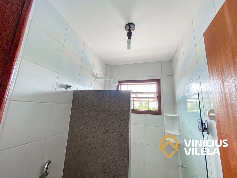 Casa com 2 suítes ambas com ar condicionado e TV, churraquei