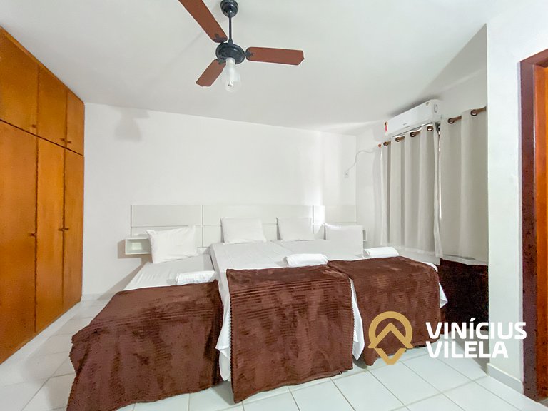 Casa com 2 suítes ambas com ar condicionado e TV, churraquei
