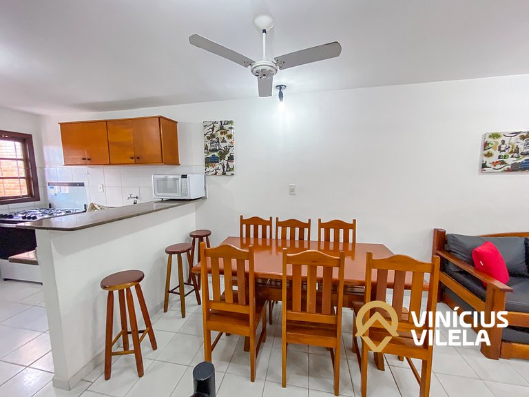 Casa com 2 suítes ambas com ar condicionado e TV, churraquei