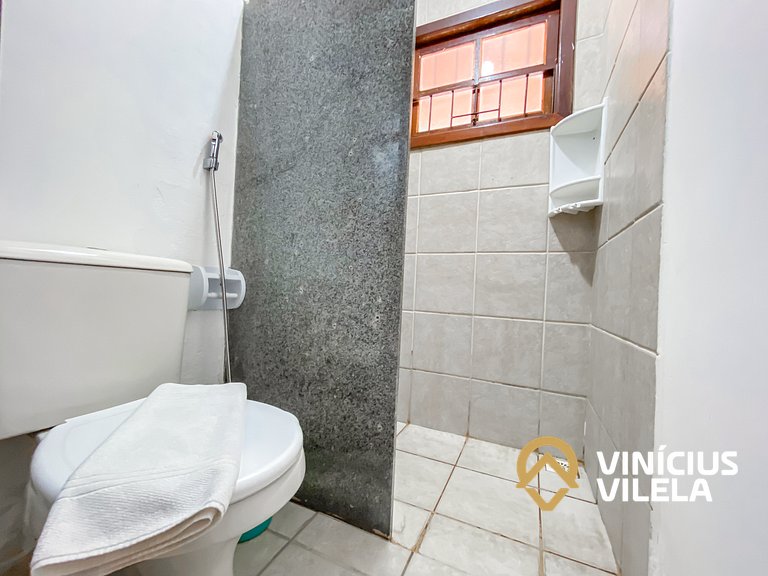 Casa com 2 suítes (ambas com ar split) e internet privativa
