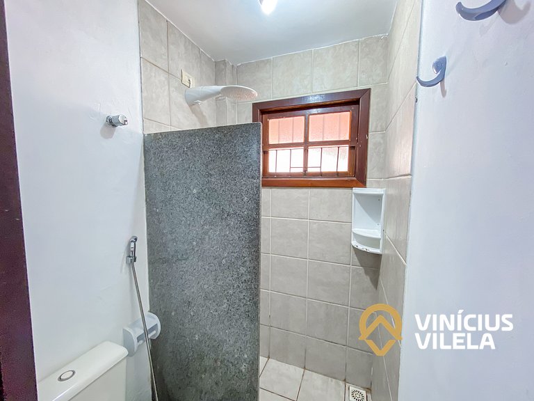 Casa com 2 suítes (ambas com ar split) e internet privativa