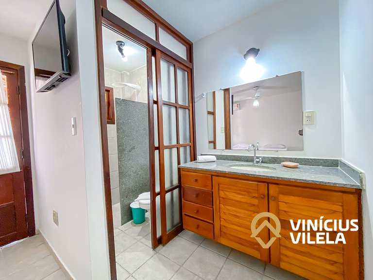 Casa com 2 suítes (ambas com ar split) e internet privativa