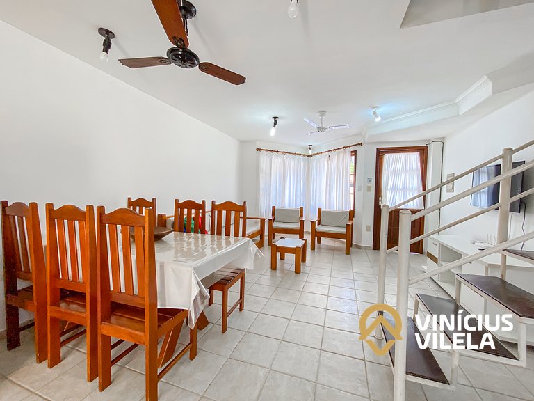 Casa com 2 suítes (ambas com ar split) e internet privativa