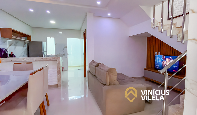 Casa com 4 quartos, cond. com piscina, e gourmet