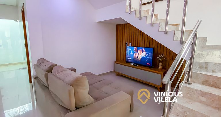 Casa com 4 quartos, cond. com piscina, e gourmet