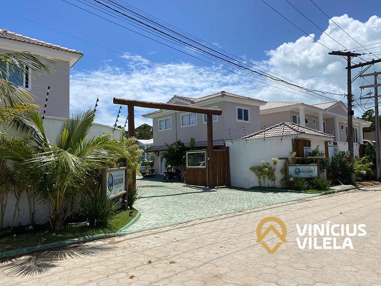 Casa com 3 suítes, sala climatizada, área gourmet privativa,