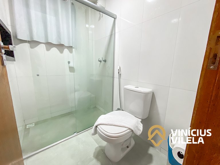 Casa com 3 suítes, sala climatizada, área gourmet privativa,