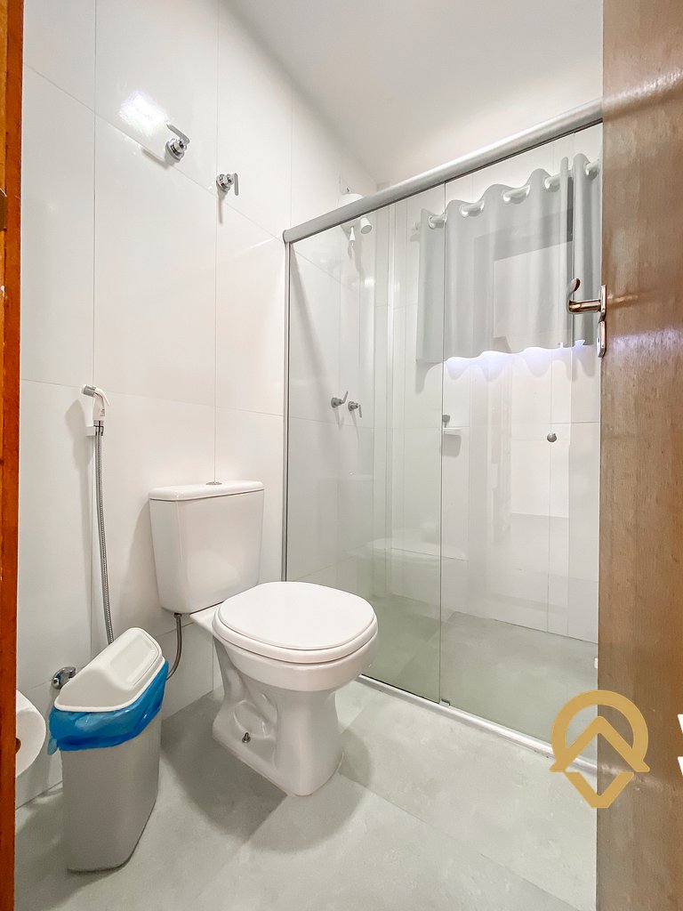 Casa com 3 suítes, sala climatizada, área gourmet privativa,