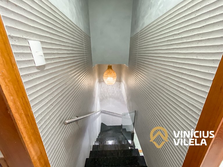 Casa com 3 suítes, sala climatizada, área gourmet privativa,