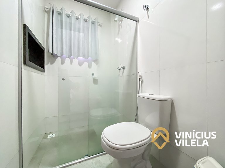 Casa com 3 suítes, sala climatizada, área gourmet privativa,