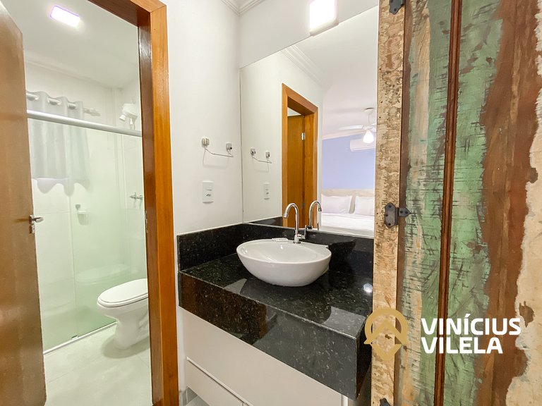 Casa com 3 suítes, sala climatizada, área gourmet privativa,