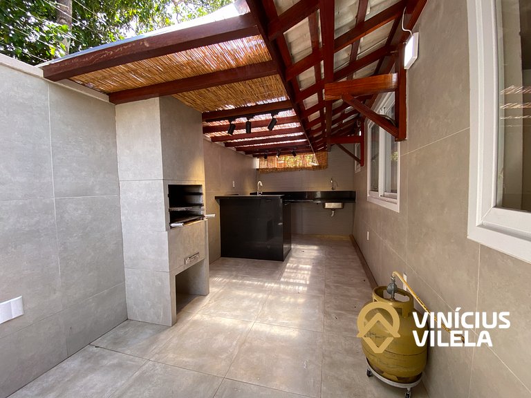 Casa com 3 suítes, sala climatizada, área gourmet privativa,