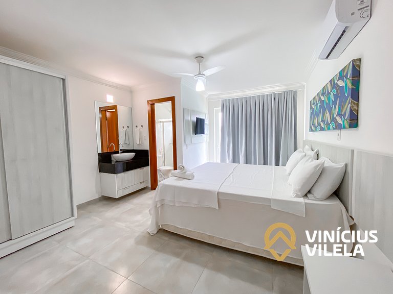 Casa toda climatizada com 2 suítes, gourmet privativo e inte