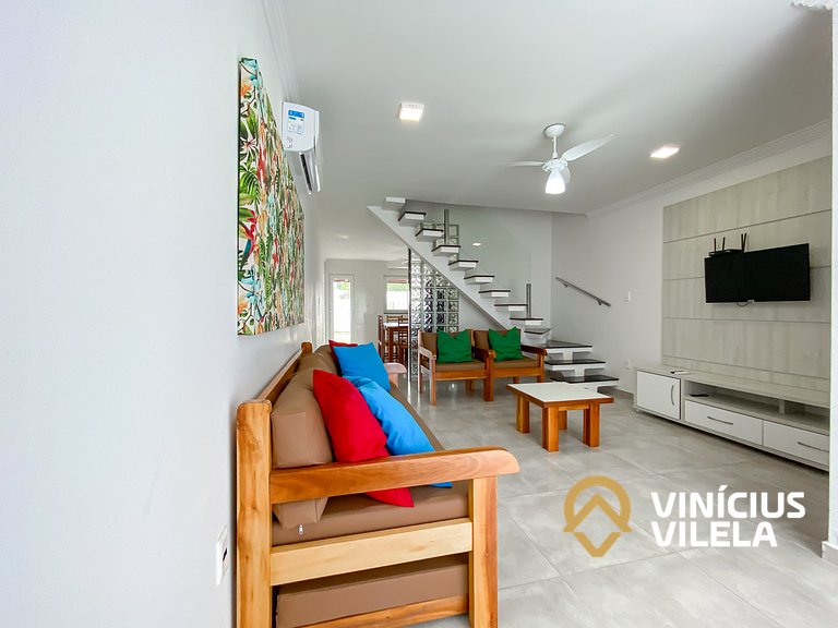 Casa toda climatizada com 2 suítes, gourmet privativo e inte