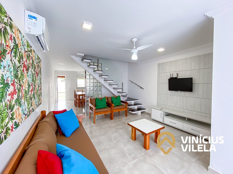 Casa toda climatizada com 2 suítes, gourmet privativo e inte