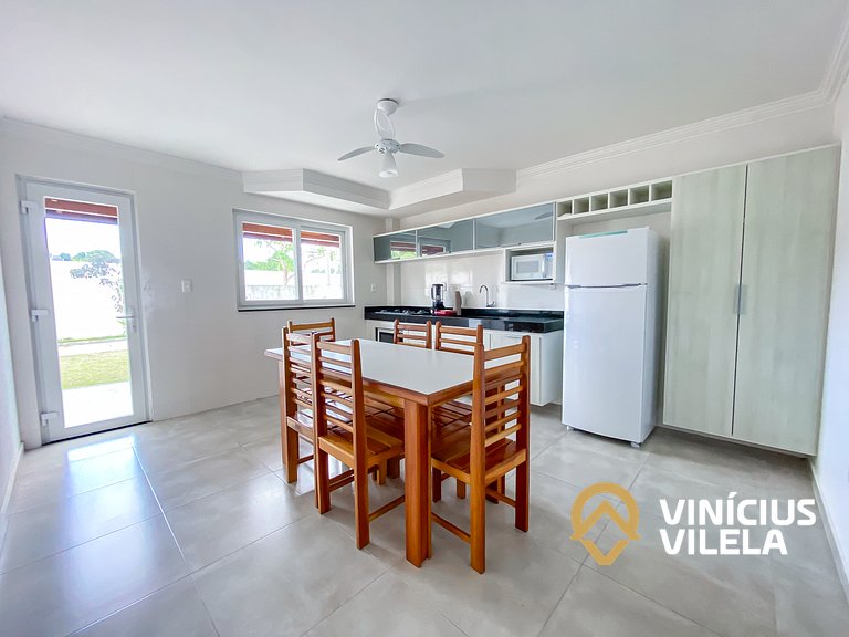 Casa toda climatizada com 2 suítes, gourmet privativo e inte