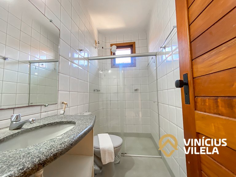 Apto pav. superior 1 quarto frente praia Taperapuã