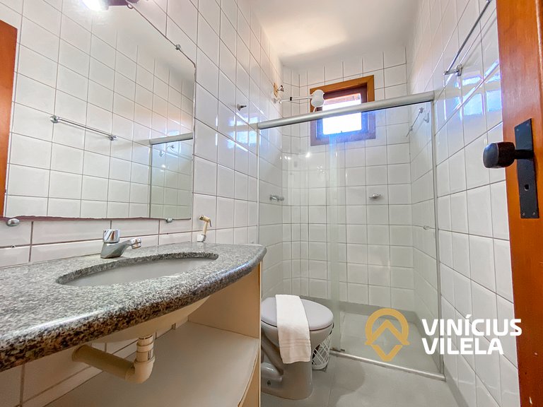 Apto pav. superior 1 quarto frente praia Taperapuã