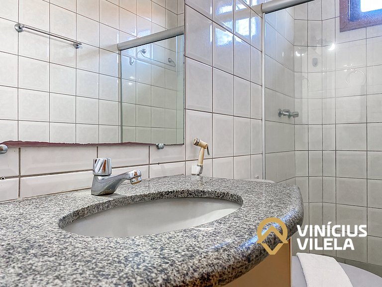 Apto pav. superior 1 quarto frente praia Taperapuã