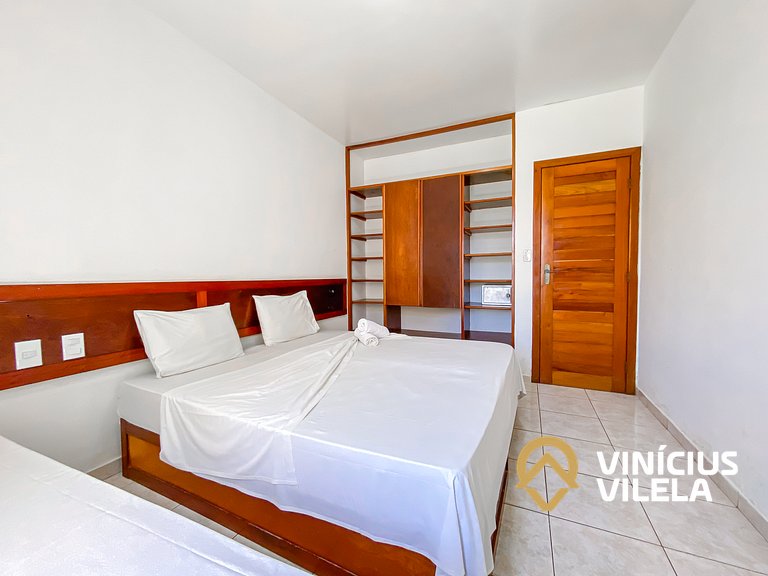 Flat 1Q frente a praia Taperapuã c/café da manhã