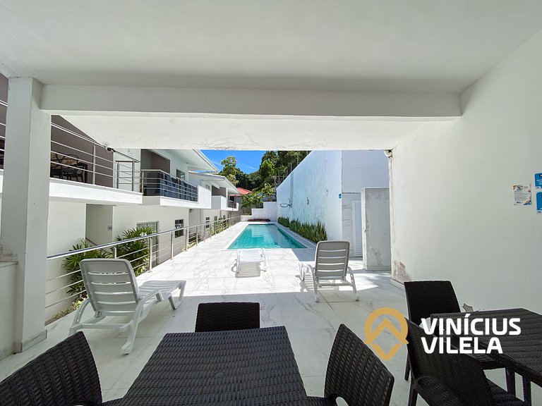 Apto Térreo com 2 quartos (ambos com ar split), sendo 1 suít